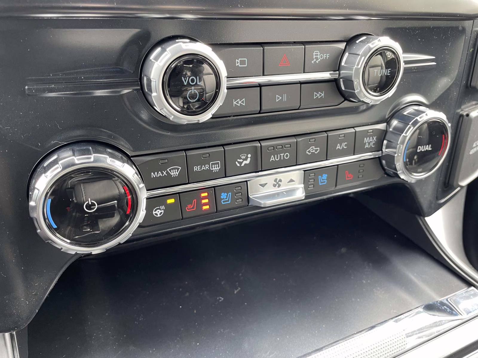 2026 Avalanche Ford F-150 Lariat 4X4 Truck