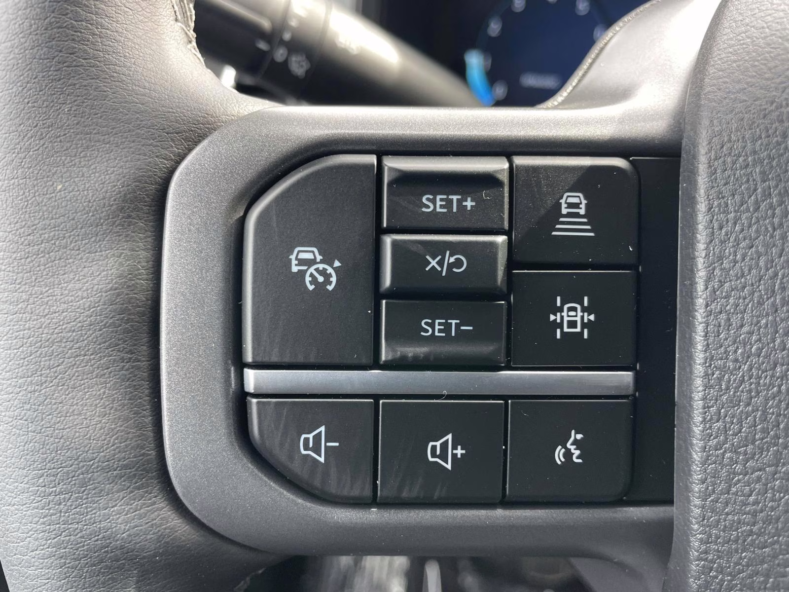 2026 Avalanche Ford F-150 Lariat 4X4 Truck