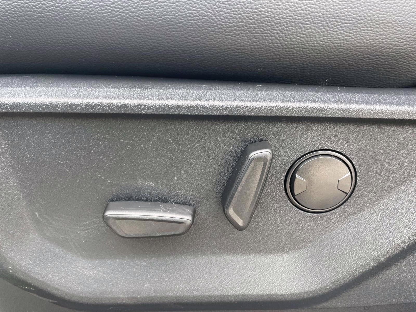 2026 Avalanche Ford F-150 Lariat 4X4 Truck