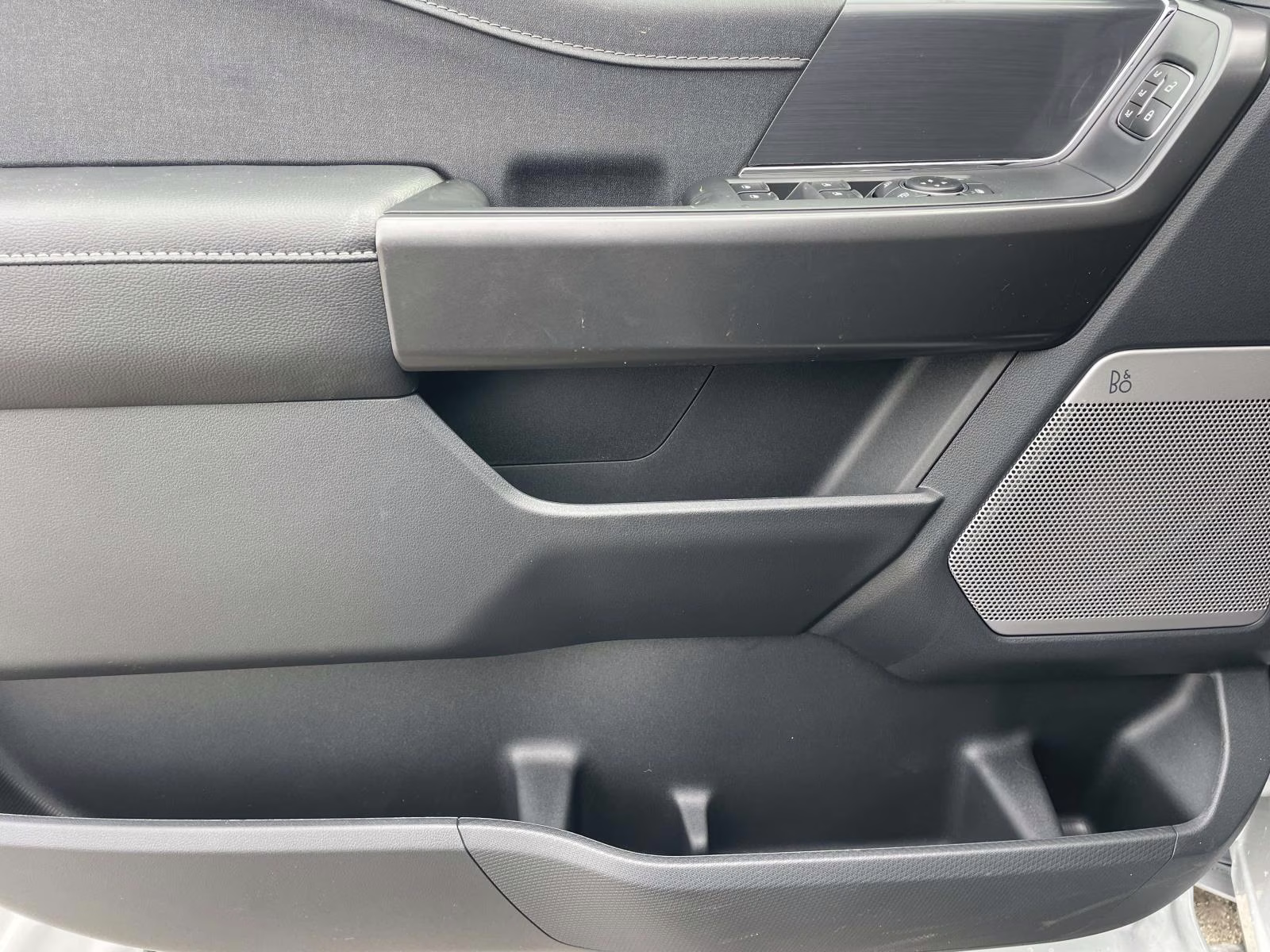 2026 Avalanche Ford F-150 Lariat 4X4 Truck