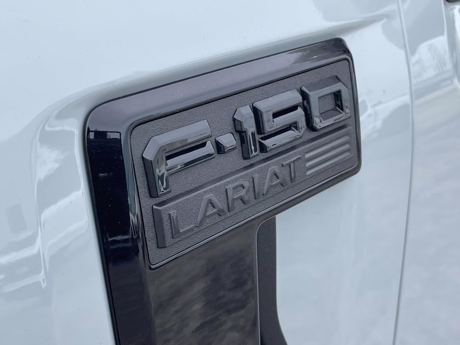 2026 Avalanche Ford F-150 Lariat 4X4 Truck