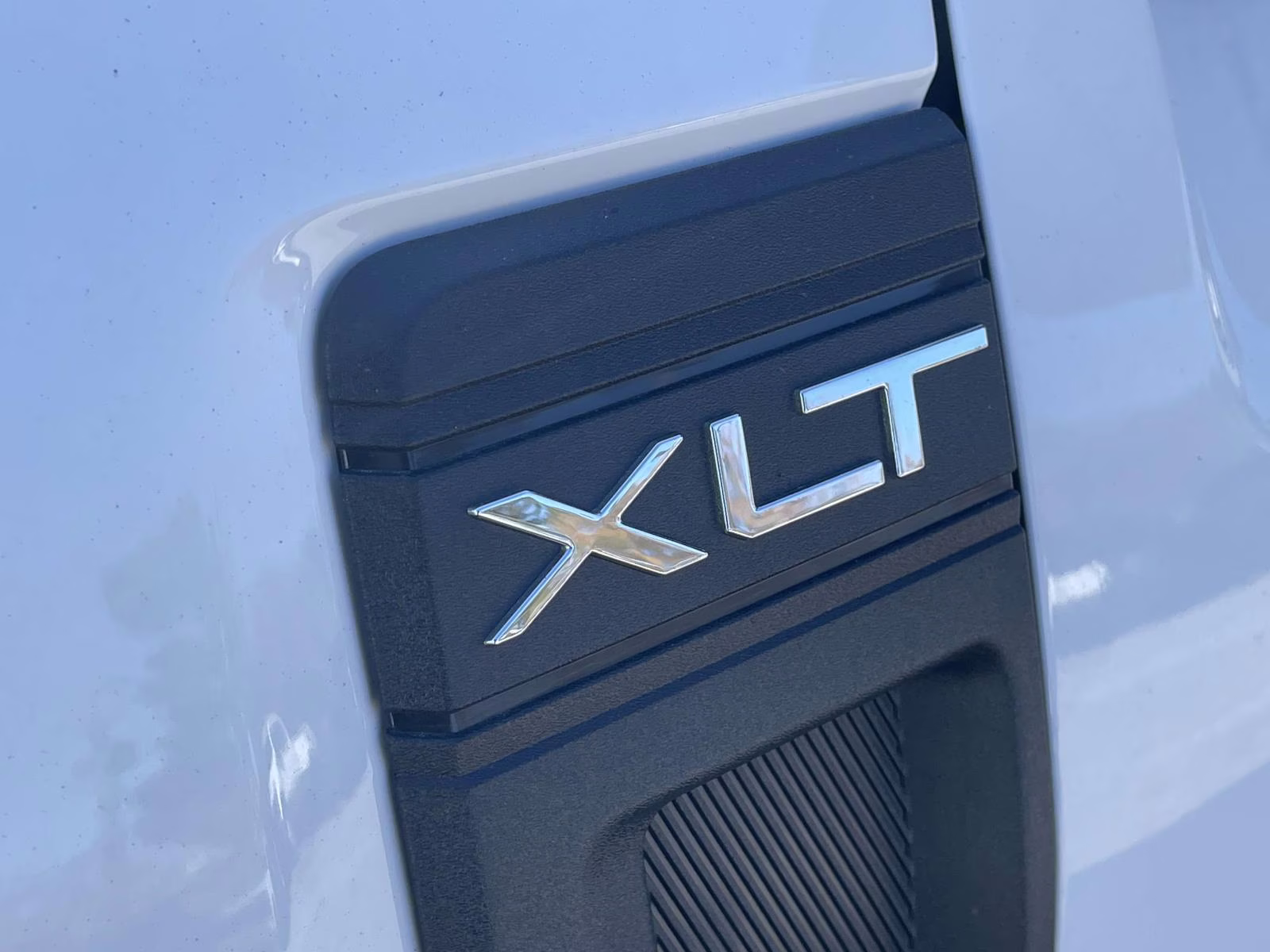 2026 Oxford White Ford Maverick XLT FWD Truck