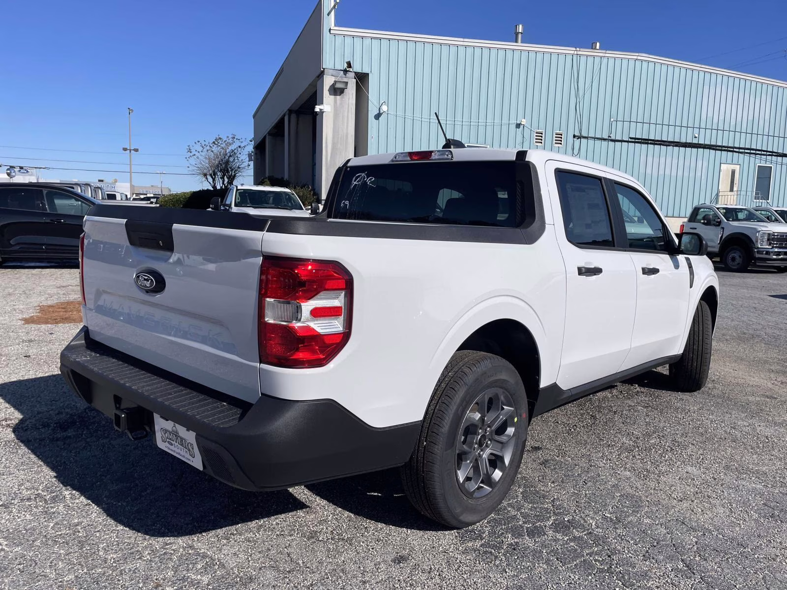 2026 Oxford White Ford Maverick XLT FWD Truck