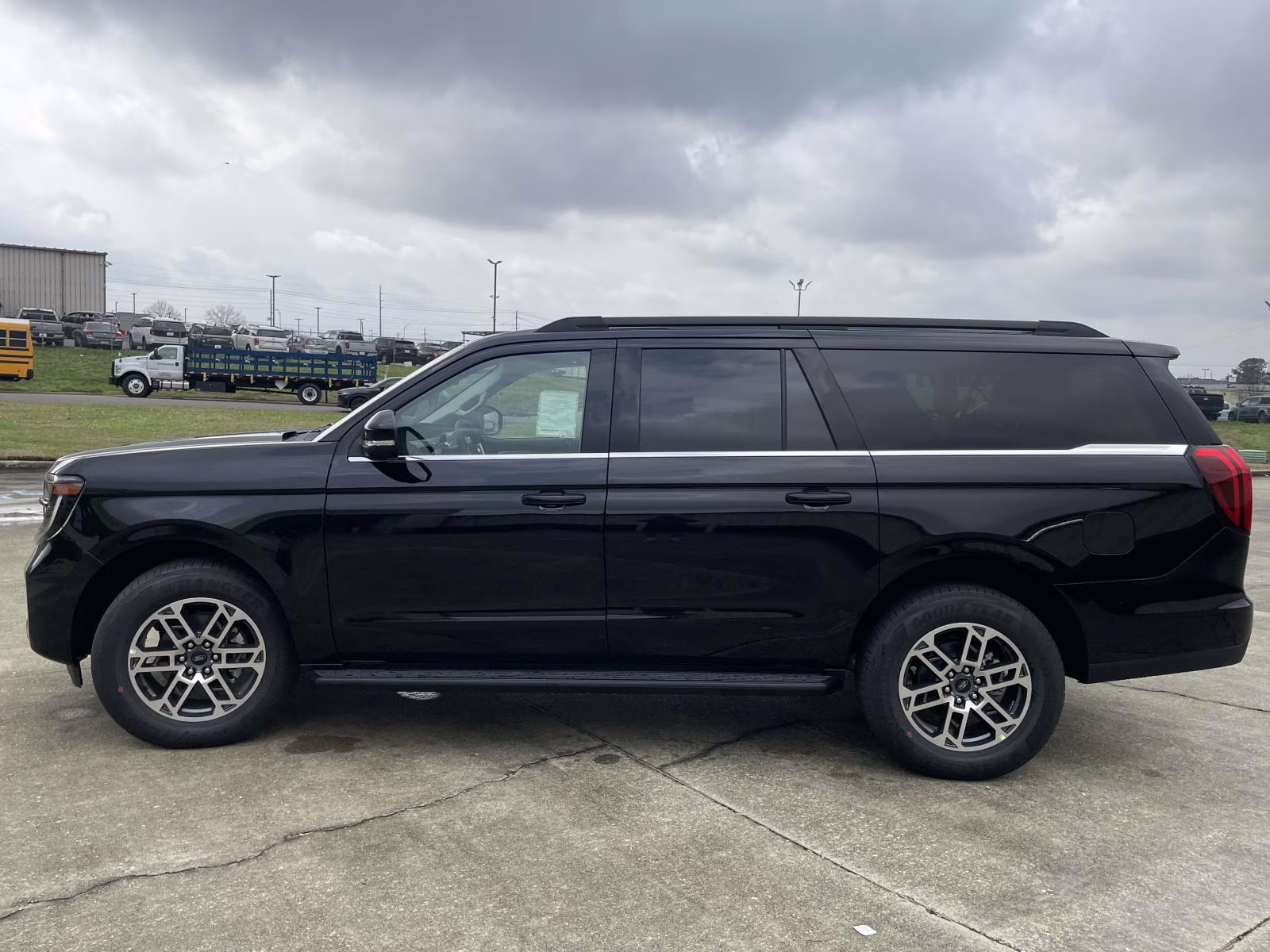 2026 Black Metallic Ford Expedition Max Active RWD SUV