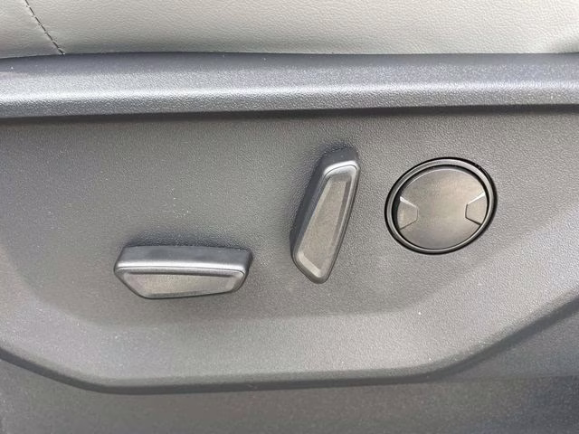 2026 White Metallic Ford Expedition Active 4X4 SUV