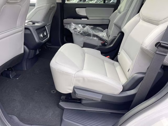 2026 White Metallic Ford Expedition Active 4X4 SUV