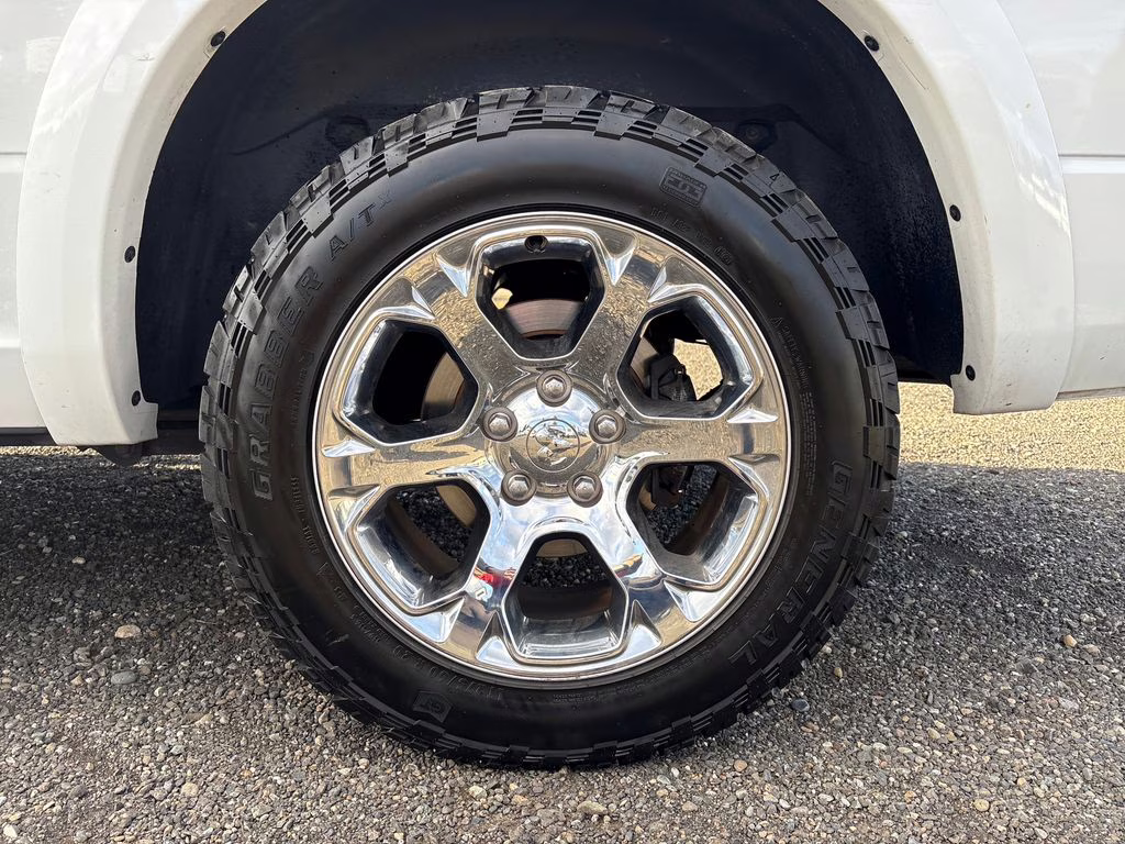 2017 Bright White Clearcoat Ram 1500 Laramie RWD Truck