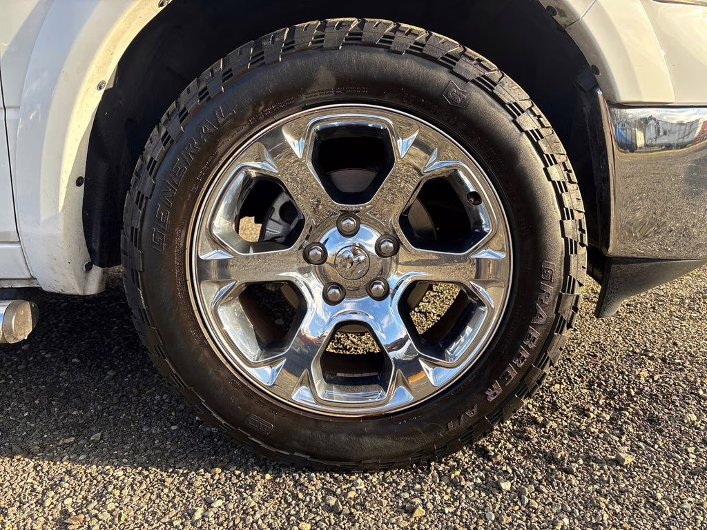 2017 Bright White Clearcoat Ram 1500 Laramie RWD Truck
