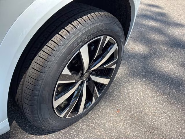 2026 Crystal White Volvo XC90 B5 Core AWD SUV