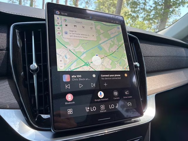 2026 Crystal White Volvo XC90 B5 Core AWD SUV