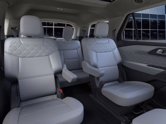 2026 Star White Metallic Tri-Coat Ford Explorer Platinum 4X4 SUV