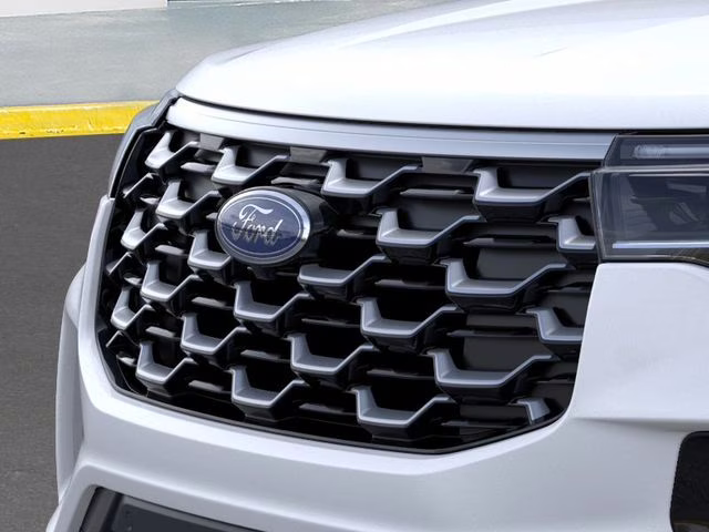 2026 Star White Metallic Tri-Coat Ford Explorer Platinum 4X4 SUV