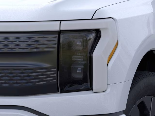 2025 Space White Metallic Ford F-150 Lightning Flash AWD Truck