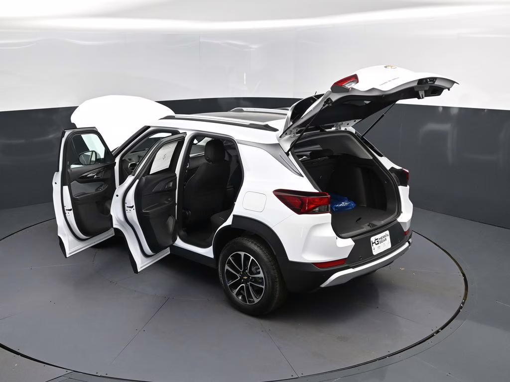 2026 Summit White Chevrolet Trailblazer LT FWD SUV