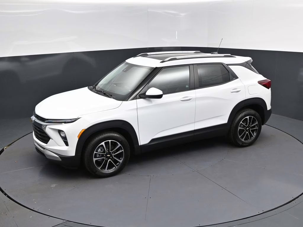 2026 Summit White Chevrolet Trailblazer LT FWD SUV