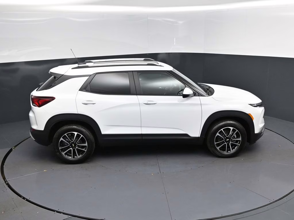 2026 Summit White Chevrolet Trailblazer LT FWD SUV
