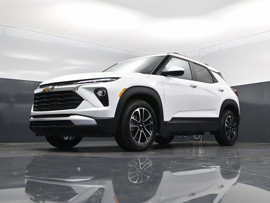2026 Summit White Chevrolet Trailblazer LT FWD SUV