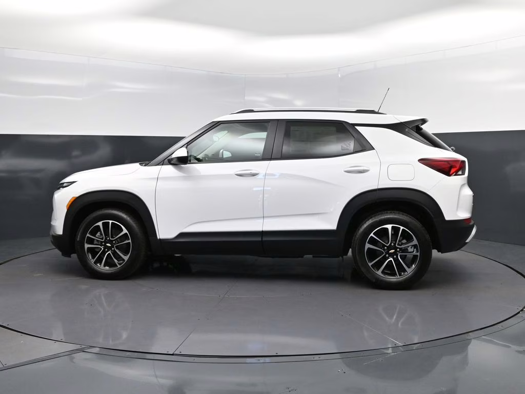 2026 Summit White Chevrolet Trailblazer LT FWD SUV