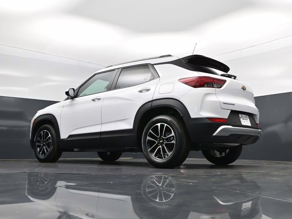 2026 Summit White Chevrolet Trailblazer LT FWD SUV