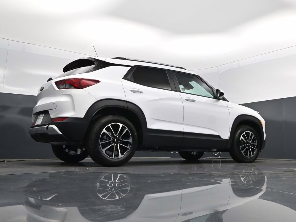 2026 Summit White Chevrolet Trailblazer LT FWD SUV