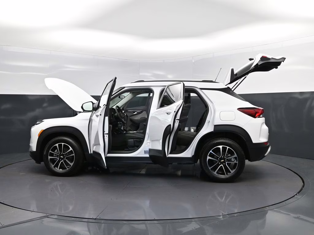 2026 Summit White Chevrolet Trailblazer LT FWD SUV