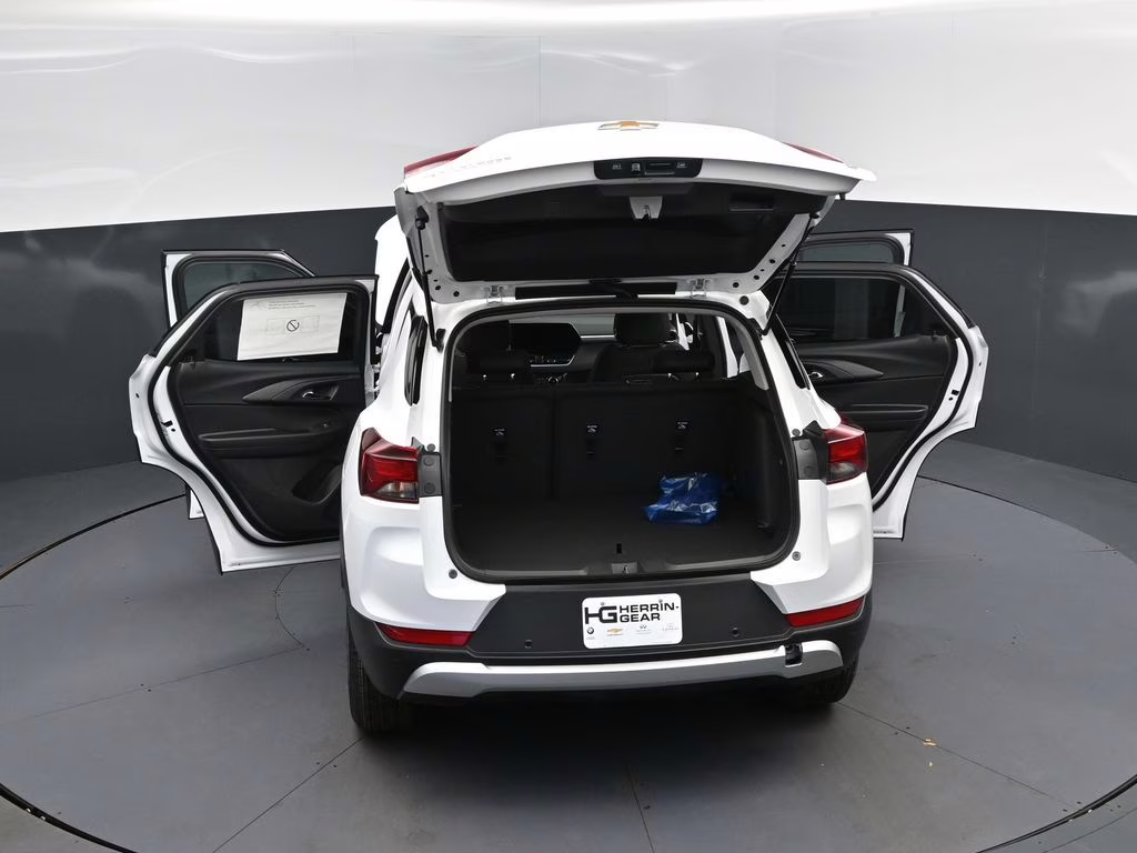 2026 Summit White Chevrolet Trailblazer LT FWD SUV