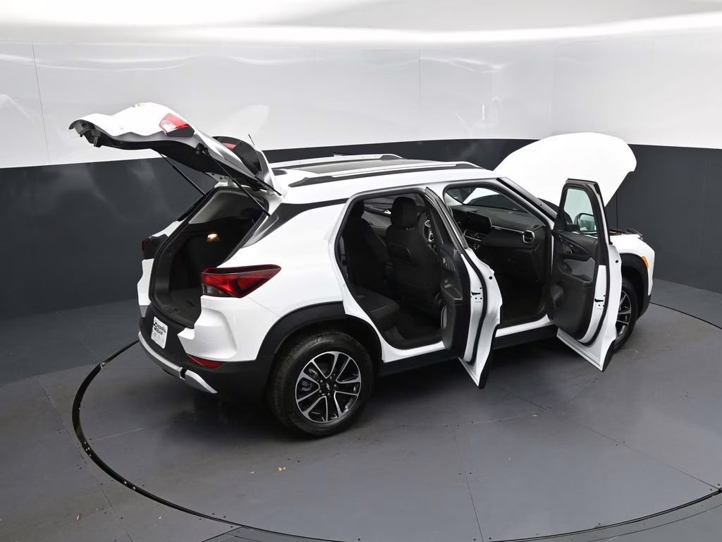 2026 Summit White Chevrolet Trailblazer LT FWD SUV