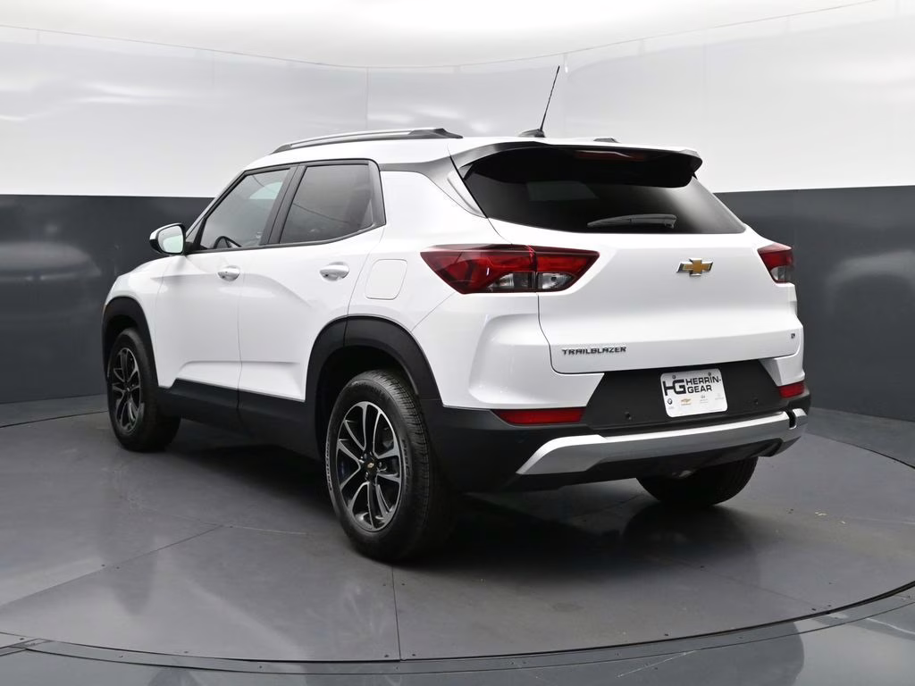 2026 Summit White Chevrolet Trailblazer LT FWD SUV