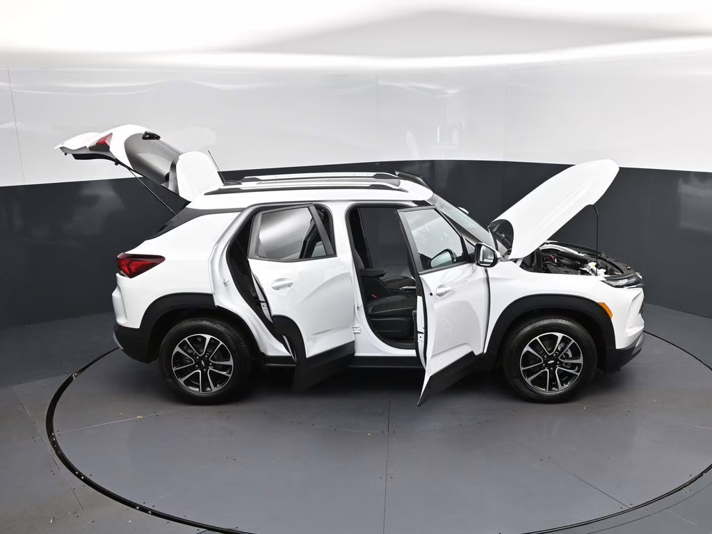 2026 Summit White Chevrolet Trailblazer LT FWD SUV