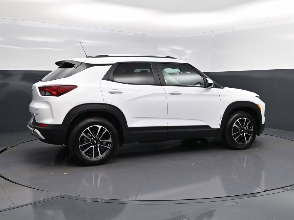 2026 Summit White Chevrolet Trailblazer LT FWD SUV