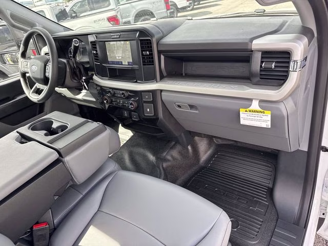 2026 Oxford White Ford Super Duty F-450 DRW XL 4X4 Chassis