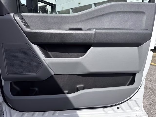 2026 Oxford White Ford Super Duty F-450 DRW XL 4X4 Chassis