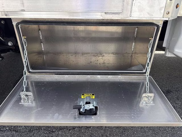 2026 Oxford White Ford Super Duty F-450 DRW XL 4X4 Chassis