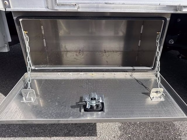 2026 Oxford White Ford Super Duty F-450 DRW XL 4X4 Chassis