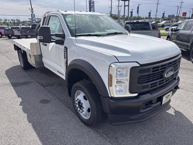 2026 Oxford White Ford Super Duty F-450 DRW XL 4X4 Chassis