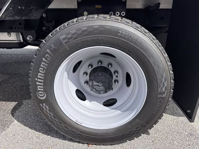 2026 Oxford White Ford Super Duty F-450 DRW XL 4X4 Chassis