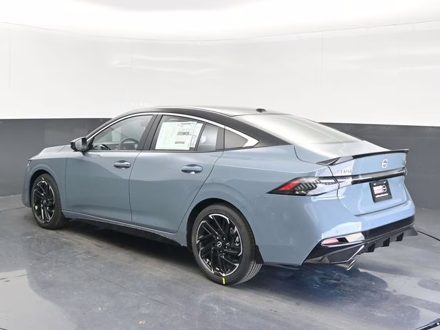 2026 Atlantic Gray/Super Black Nissan Sentra SR FWD Sedan