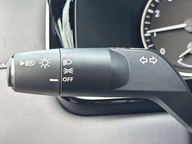 2026 Everest White Pearl Tricoat Nissan Pathfinder SV 4X4 SUV