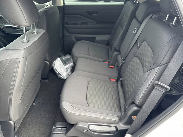 2026 Everest White Pearl Tricoat Nissan Pathfinder SV 4X4 SUV