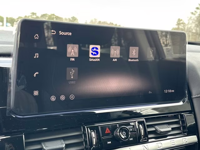 2026 Everest White Pearl Tricoat Nissan Pathfinder SV 4X4 SUV