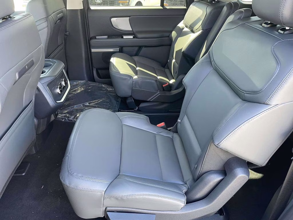 2026 Space Silver Metallic Ford Expedition Max Active RWD SUV