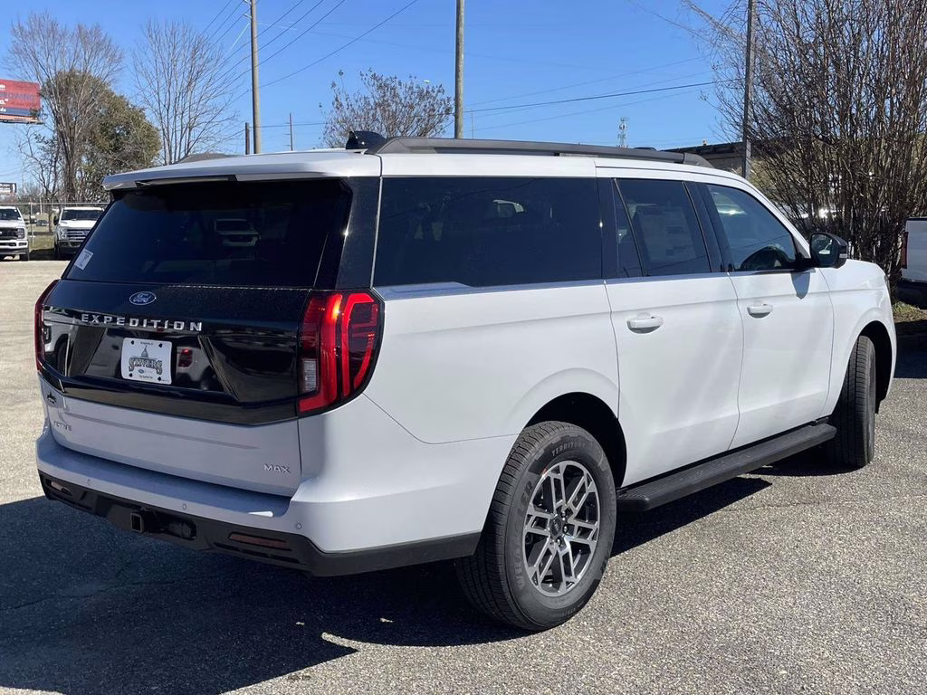 2026 Space Silver Metallic Ford Expedition Max Active RWD SUV