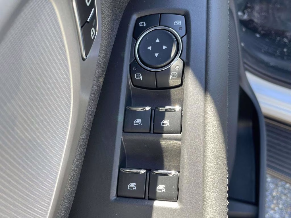 2026 Space Silver Metallic Ford Expedition Max Active RWD SUV