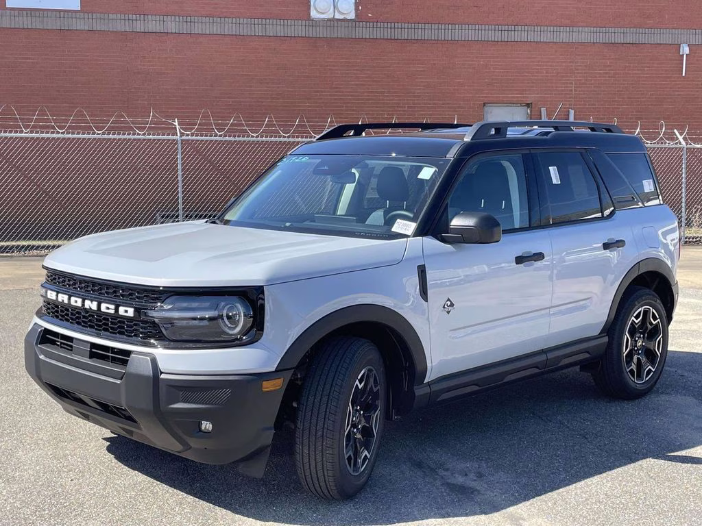 2026 Space White Metallic Ford Bronco Sport Outer Banks 4X4 SUV