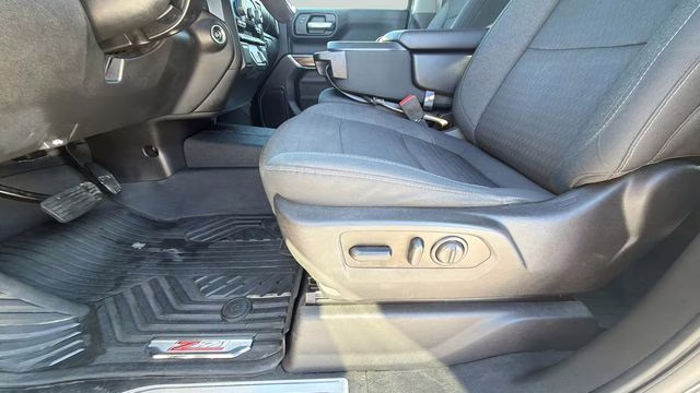 2020 Shadow Gray Metallic Chevrolet Silverado 1500 LT Trail Boss 4X4 Truck