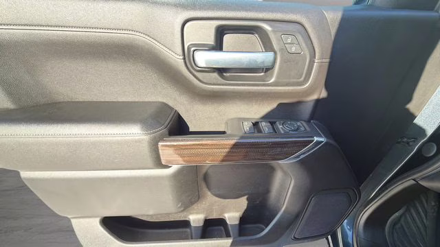 2020 Shadow Gray Metallic Chevrolet Silverado 1500 LT Trail Boss 4X4 Truck