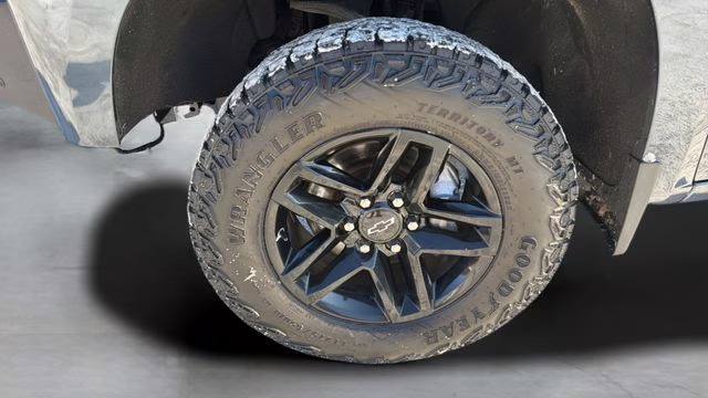 2020 Shadow Gray Metallic Chevrolet Silverado 1500 LT Trail Boss 4X4 Truck