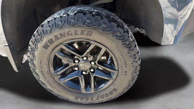 2020 Shadow Gray Metallic Chevrolet Silverado 1500 LT Trail Boss 4X4 Truck