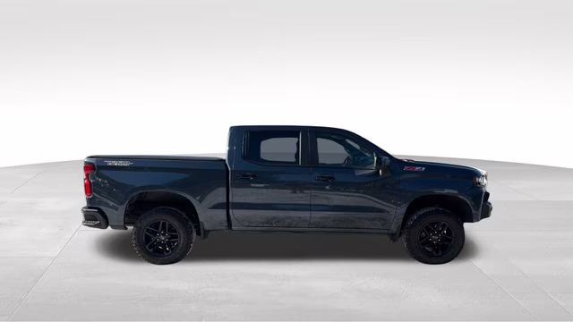 2020 Shadow Gray Metallic Chevrolet Silverado 1500 LT Trail Boss 4X4 Truck