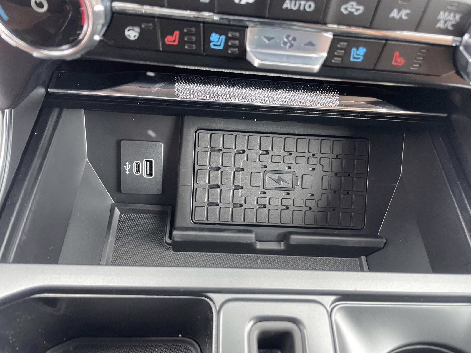 2026 Agate Black/Marsh Gray Ford F-150 King Ranch 4X4 Truck